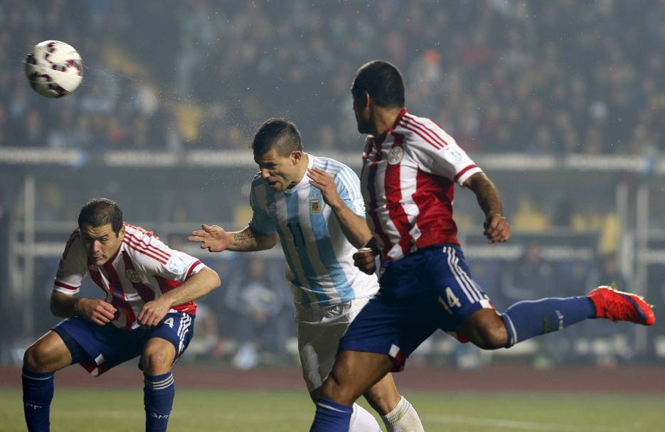 All&#39;80&#39; Sergio Aguero segna un gol di testa, il quinto per l&#39;Argentina (Action Images)